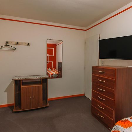 Habitaciones Mary 2 Camas Simples En Casa Compartida Ουσουάια Εξωτερικό φωτογραφία