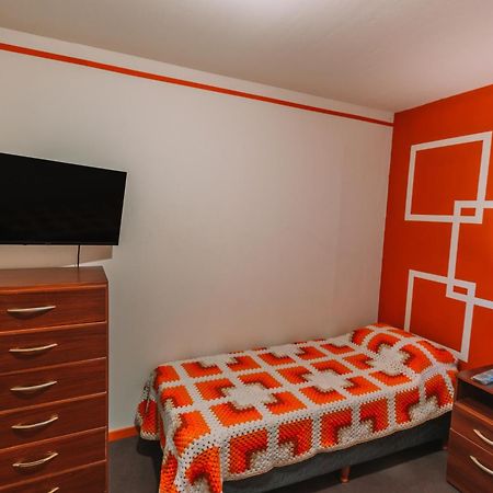 Habitaciones Mary 2 Camas Simples En Casa Compartida Ουσουάια Εξωτερικό φωτογραφία